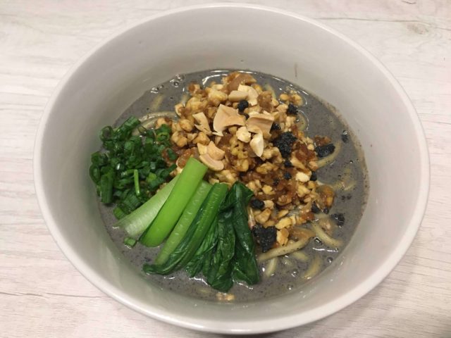 黒ごま担々麺